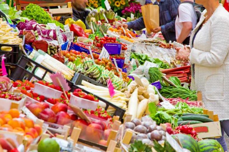 Alberobello: Market, Cooking Class & Meal at a Locals Home