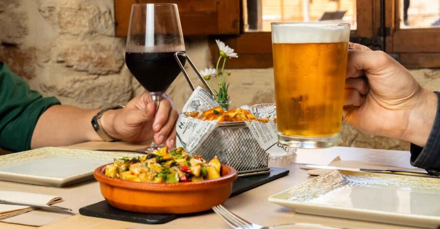 Alcudia: Self-Guided Gourmet Tapas and Wine Tour