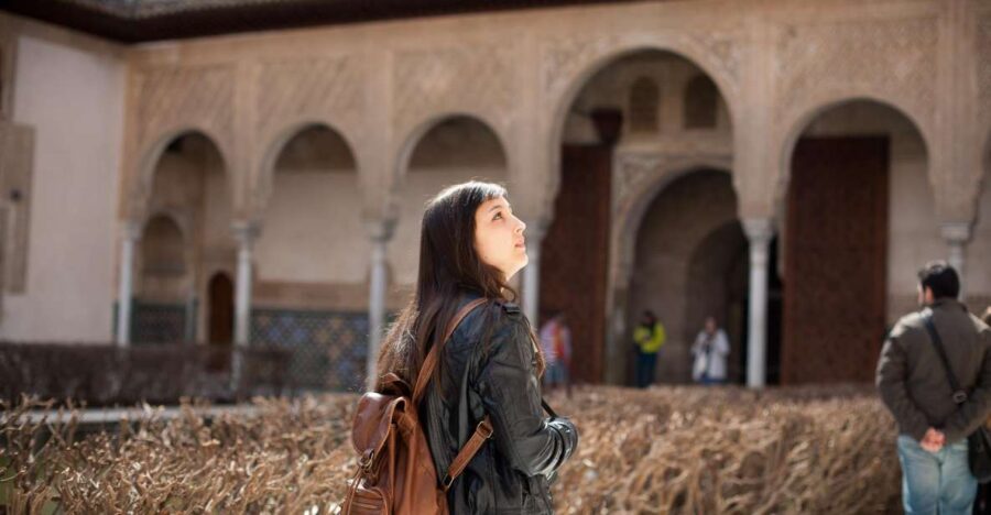 Alhambra and Nasrid Palaces and Local Food Experience