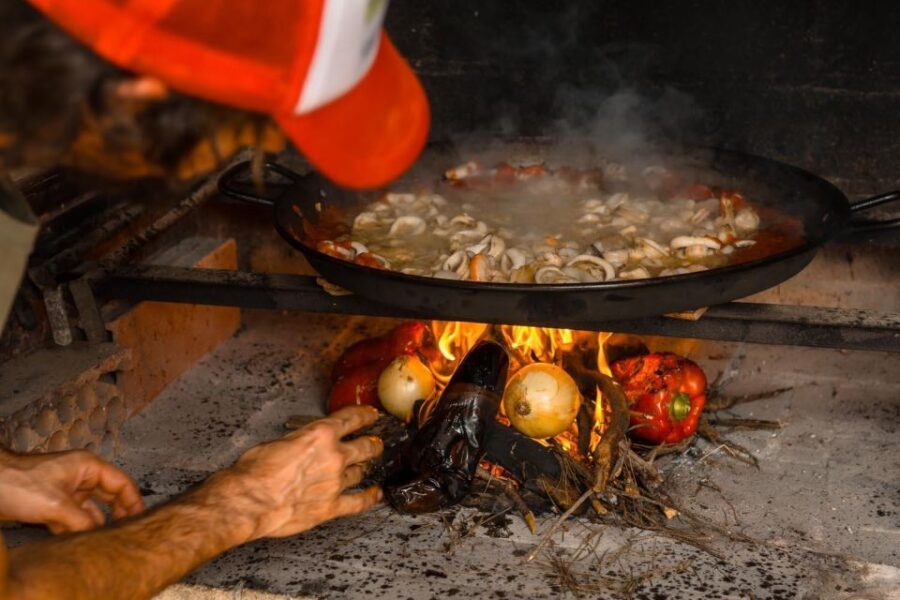 Alicante: Food Walking Tour With Wine Tasting and Tapas