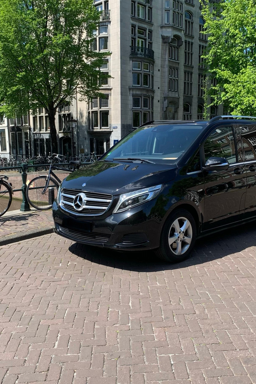 Amsterdam: Private Transfer To/From Antwerp