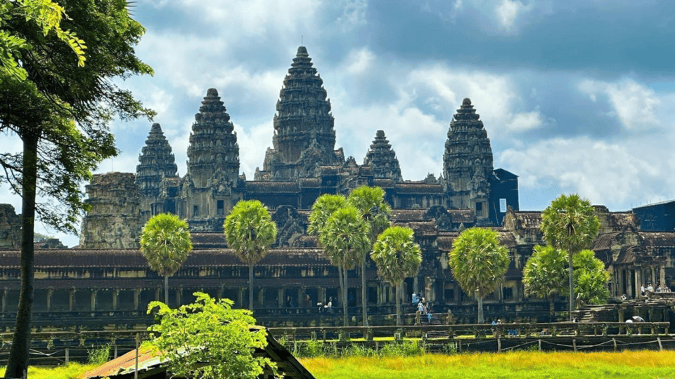 Angkor Wat Full-Day Private Tour With Sunset - Itinerary Highlights