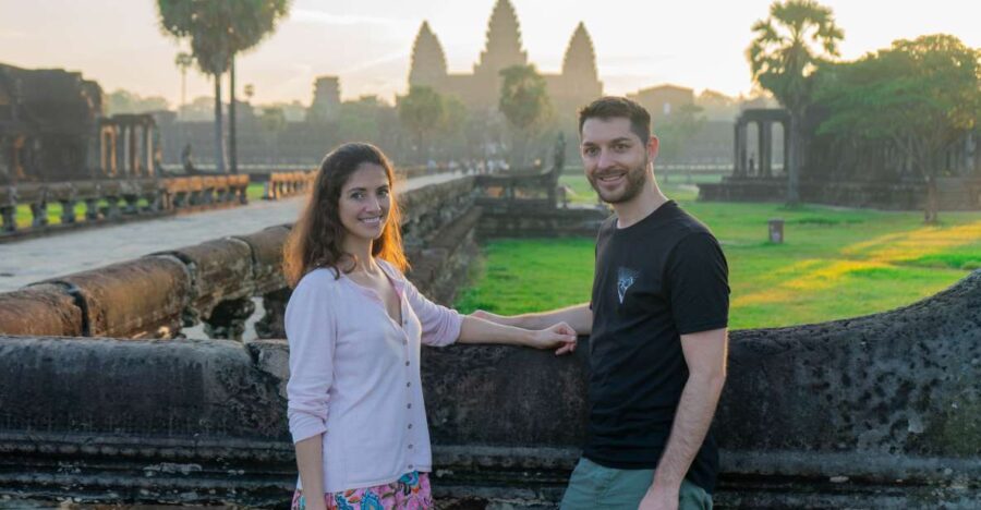 Angkor Wat: Half-Day Sunrise Vespa Tour With Lunch