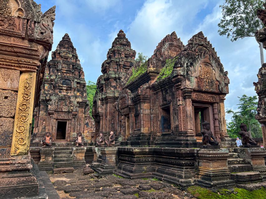 Angkor Wat Private Sunrise Guided Tour and Banteay Srei - Tour Overview and Pricing