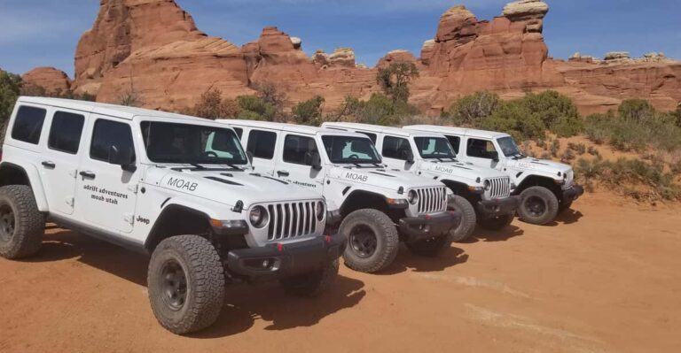 Arches & Canyonlands National Parks – 4×4 Full Day