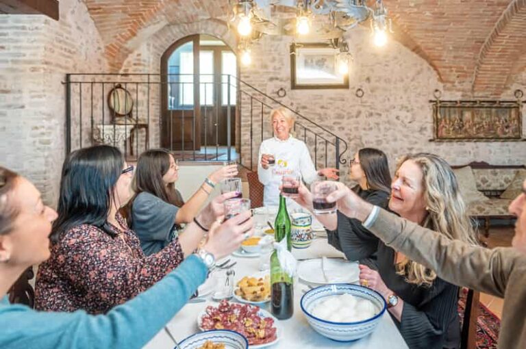 Assisi: Private Cooking Demo & Meal at a Locals Home