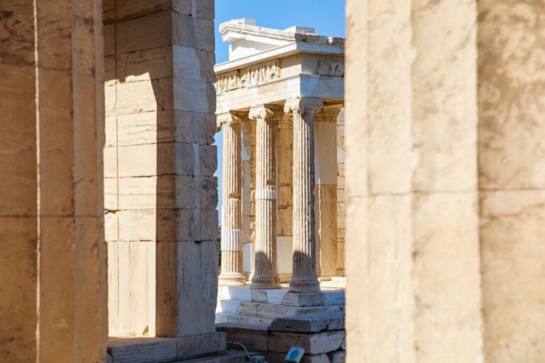 Athens: Acropolis Guided Tour and Old Town Food Tasting