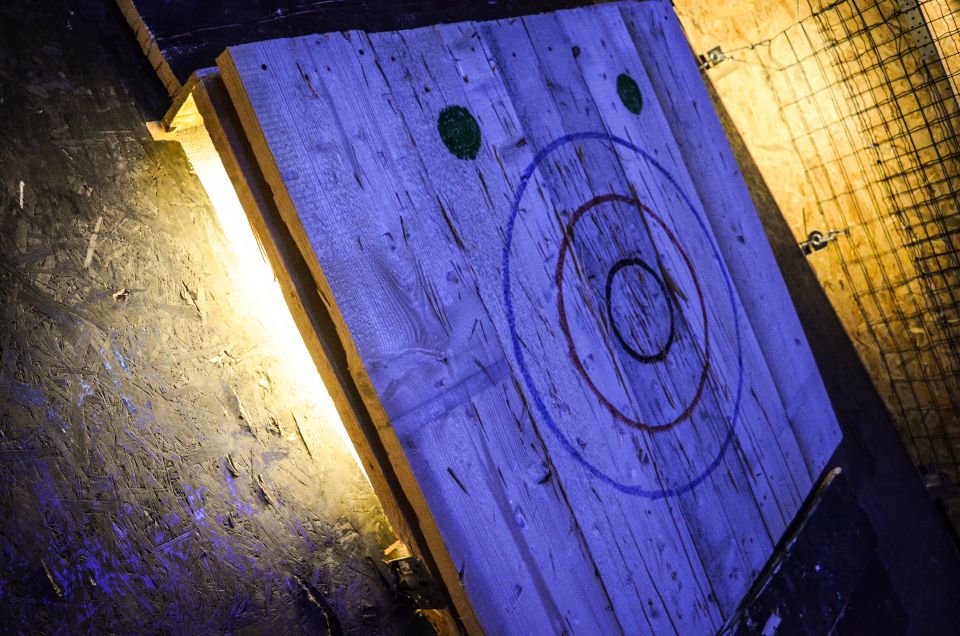 Axe Throwing Kraków by Axe Nation VIP - Axe Throwing Experience