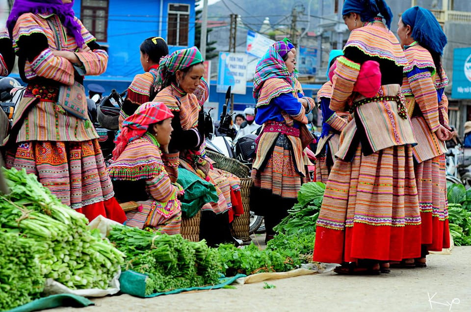 Bac Ha Sun Day Market Group Tour - Tour Overview