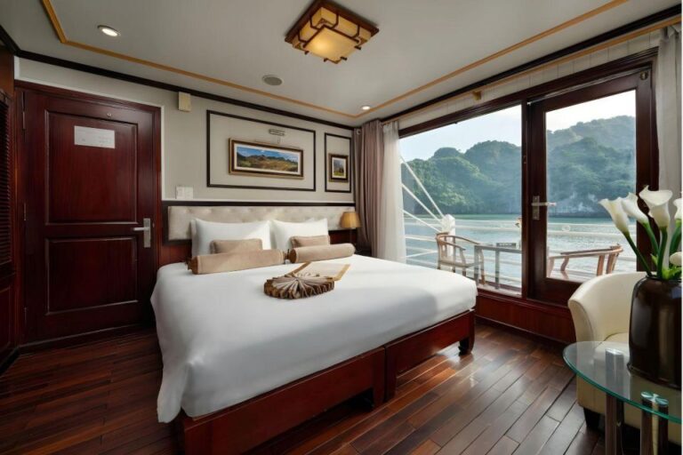 Bai Tu Long Bay 2D1N on Luxury Cruise