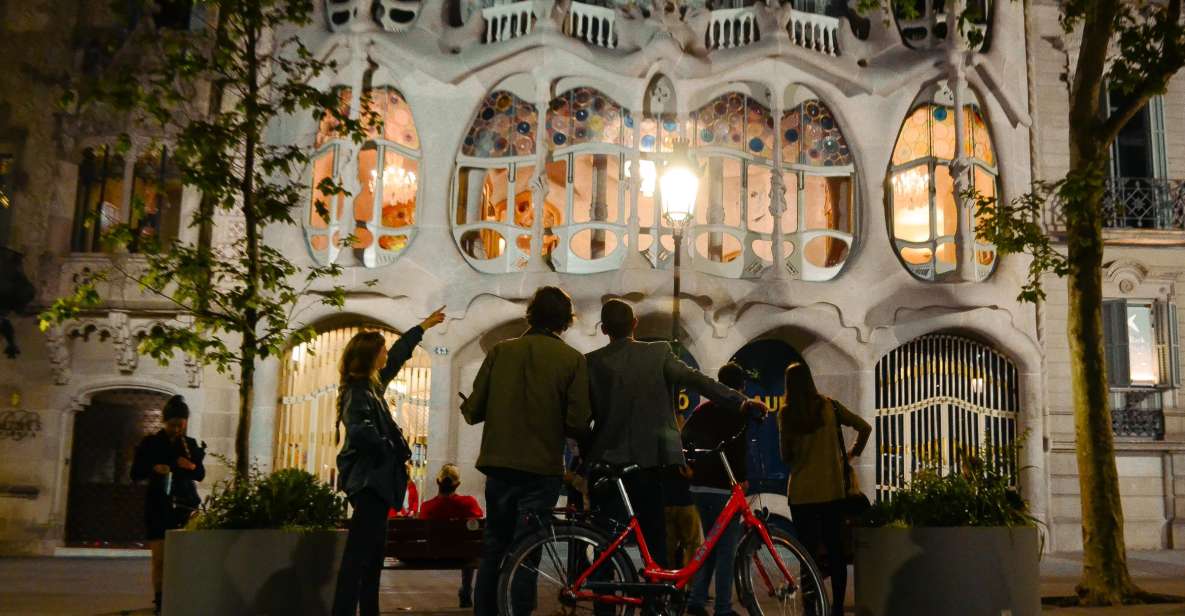 Barcelona Bike Tour by Night With Cava - Tour Overview