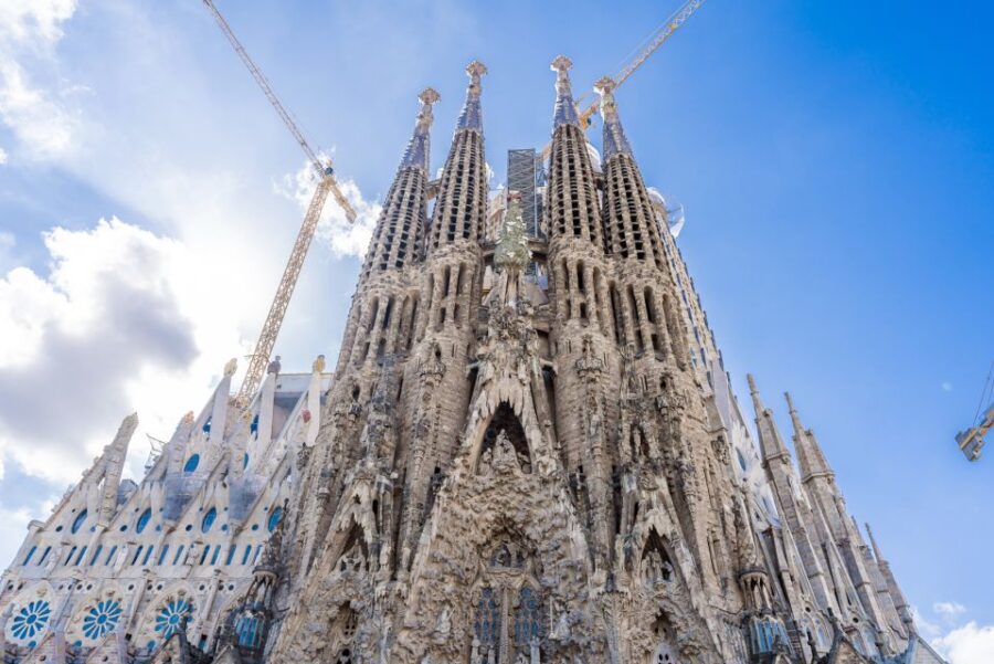 Barcelona by Scooter: Best Gaudís Legacy | 5h Best Tour - Tour Overview