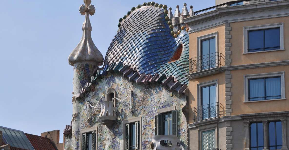 Barcelona: Discover Gaudi Architectural Guided Tour - Tour Overview