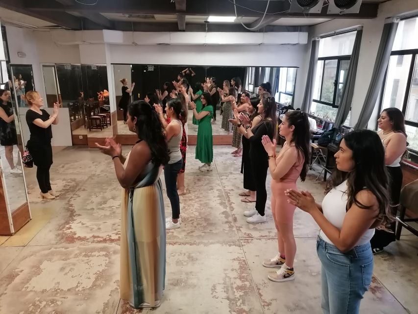 Barcelona: Latin Dance & Salsa Class Experience - Activity Overview