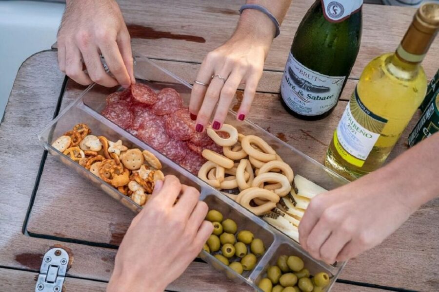 Barcelona: Sailing and Alella Winery Tour With Wine Tasting