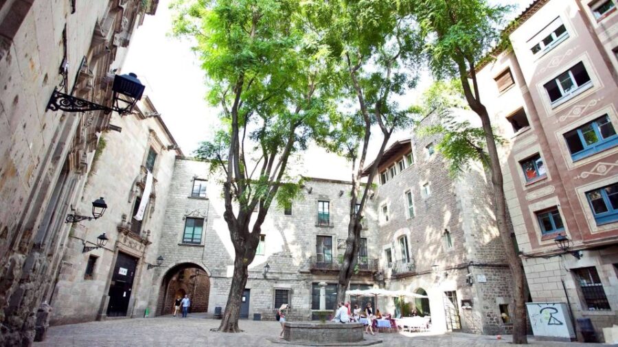 Barcelona: Tapas & Picasso Museum Guided Walking Tour - Tour Overview