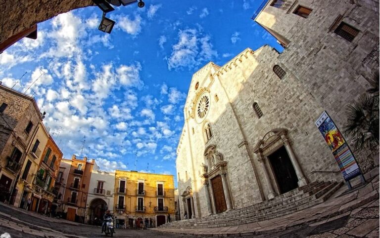 Bari: City Highlights Private Tour With a Guide