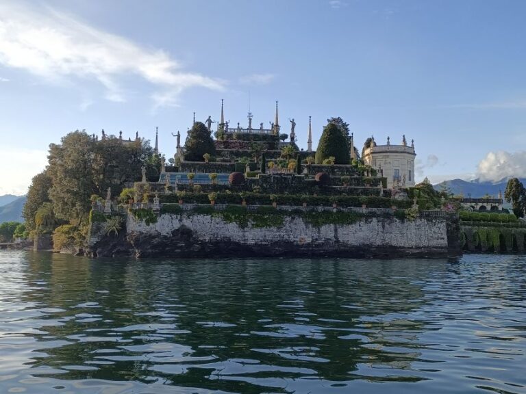 Baveno: Hop-On Hop-Off Boat Tour to 3 Borromean Islands