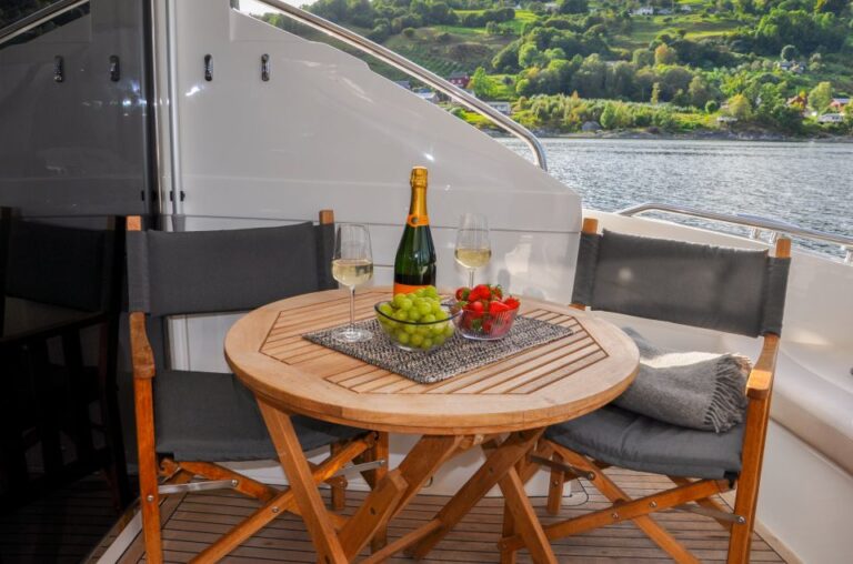 Bergen: Private Evening Yacht Cruise With Snacks and Wine