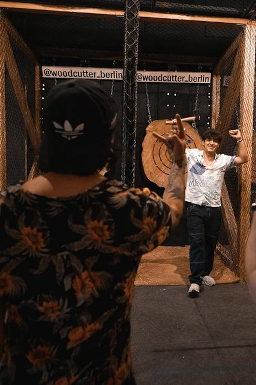 Berlin: Axe Throwing Bar Experience - Activity Overview