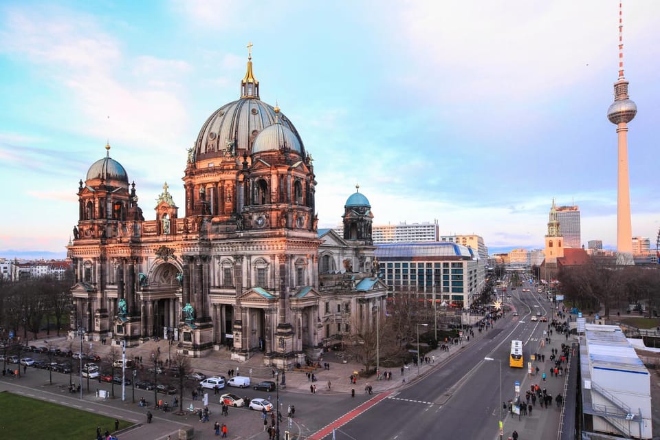 Berlin: Capture the Most Photogenic Spots With a Local - Tour Duration and Pricing