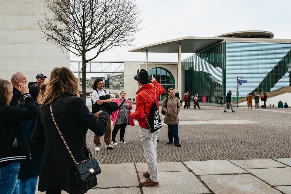 Berlin: Guided Walking Tour Around the Reichstag - Tour Overview