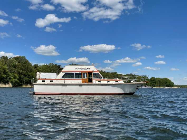 Berlin: Yacht Tour on the Lakes or City