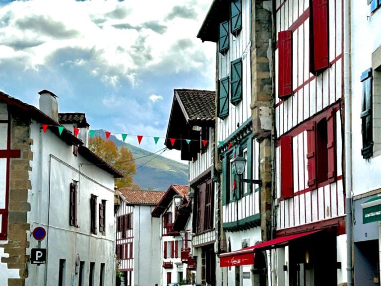 Biarritz: Day Tour of the Most Beautiful Basque Villages