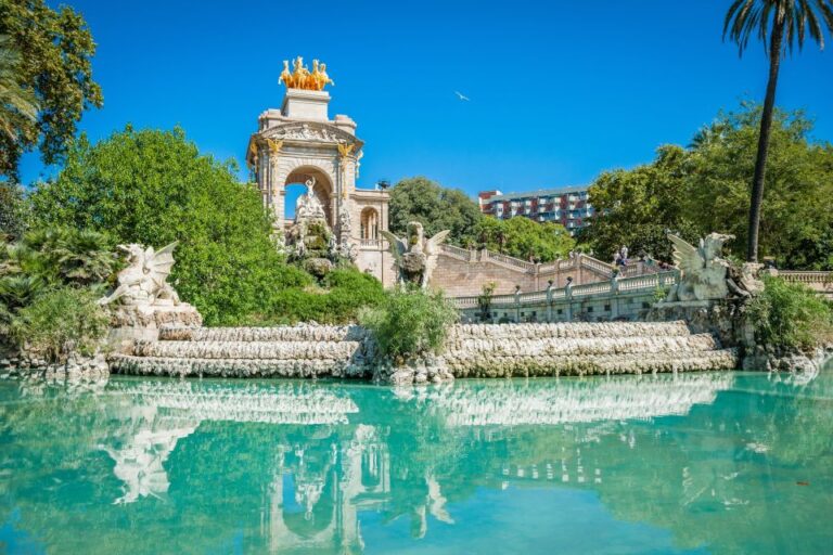 Bike Tour of Barcelona Old Town, Top Attractions and Nature