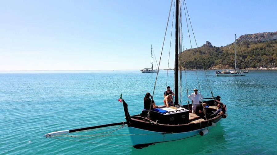 Boat Tour Gulf of Cagliari With Aperitif