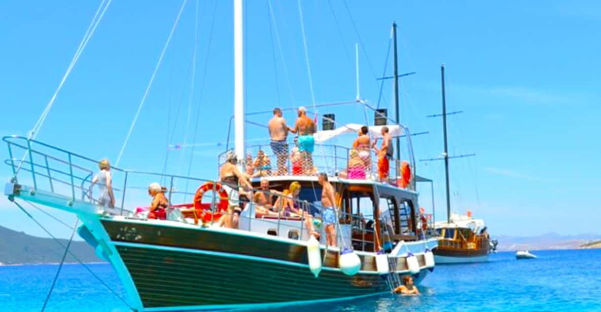 Bodrum Black Island Boat Trip - Dining Experience