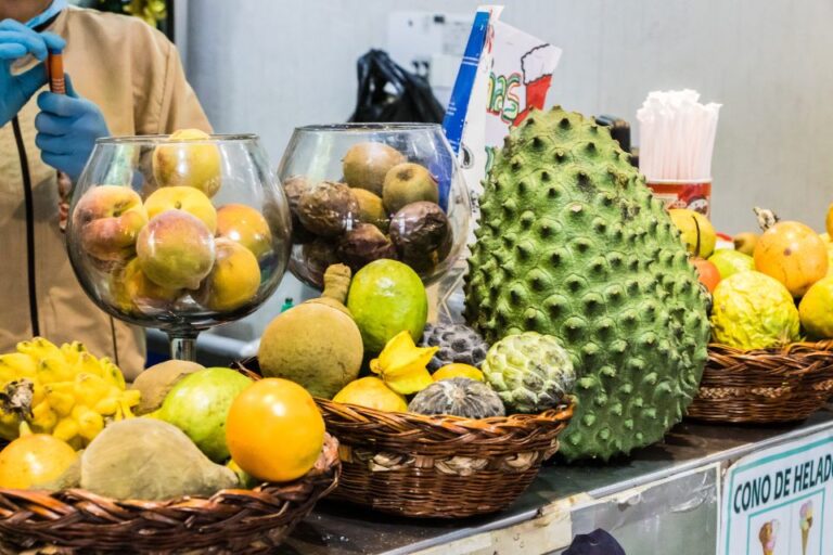 Bogotá: Paloquemao Market Private Tour With Tastings