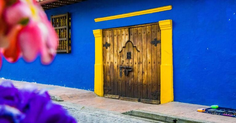 Bogotá: Private Candelaria Walking Tour With Gold Museum