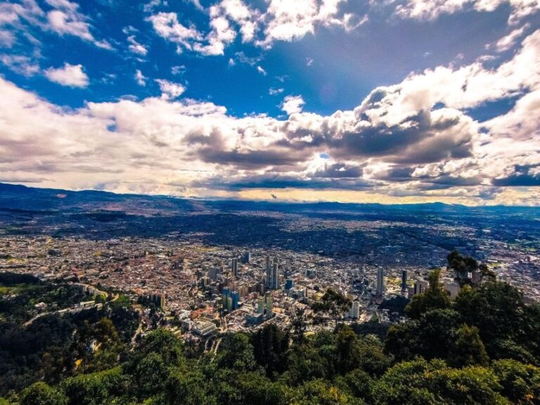 Bogotá: Private City Tour With Guide and Transportation