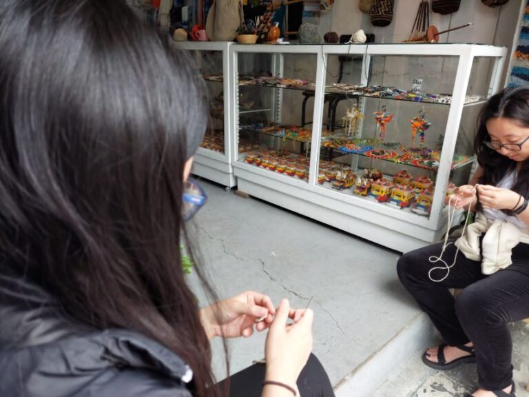 Bogotá: Traditional Colombian Bag Craft Workshop With Drink