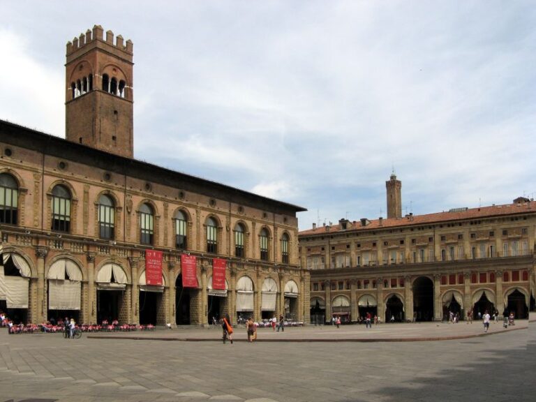 Bologna: Bike Rental