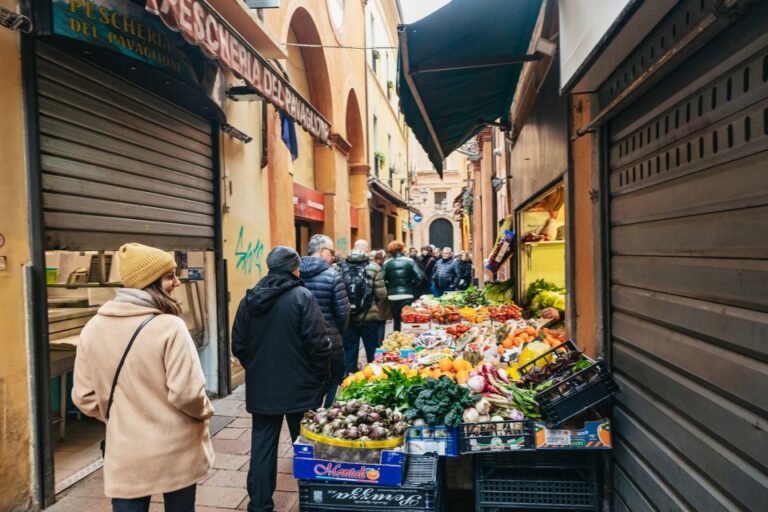 Bologna: City Center Walking Tour