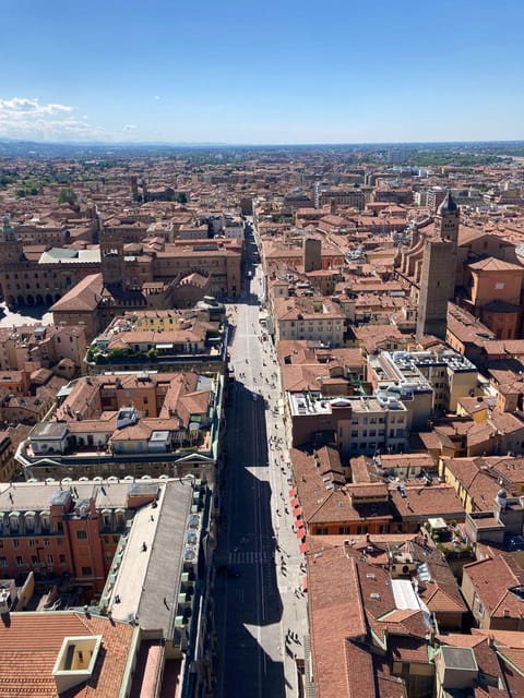 BOLOGNA WALKING TOUR+LUNCH+PHOTOSHOOT - Tour Overview