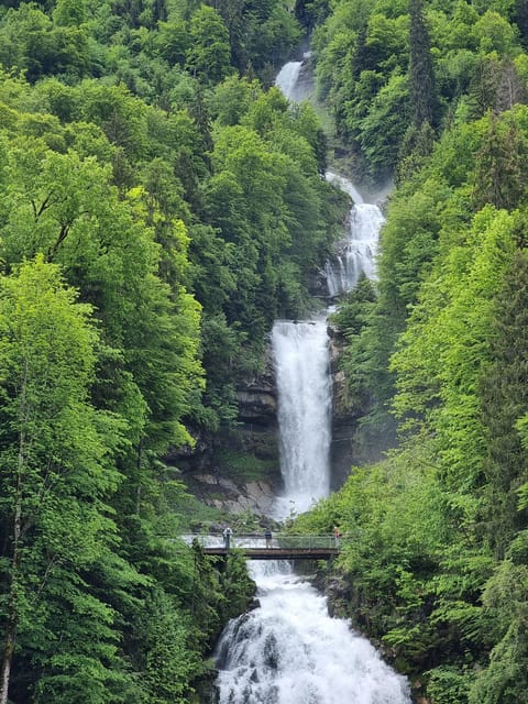 Bönigen: Lakeside Trail and Giessbach Waterfalls Hike