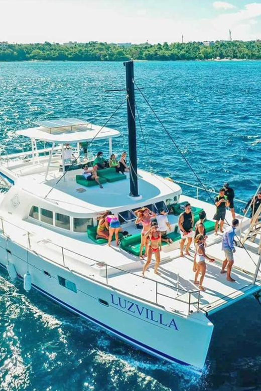 Boracay: Luxury Private Yacht Cruise - Experience and Highlights