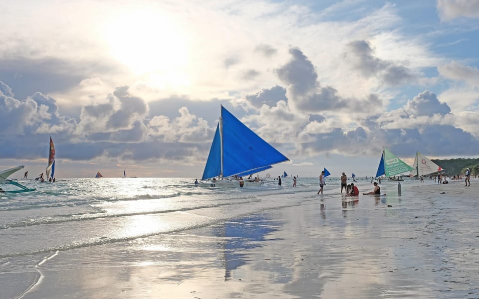 7 Best Sailing Experiences In Boracay | Travel Buddies