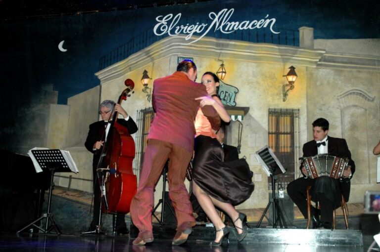 Buenos Aires: Tango Show at El Viejo Almacen