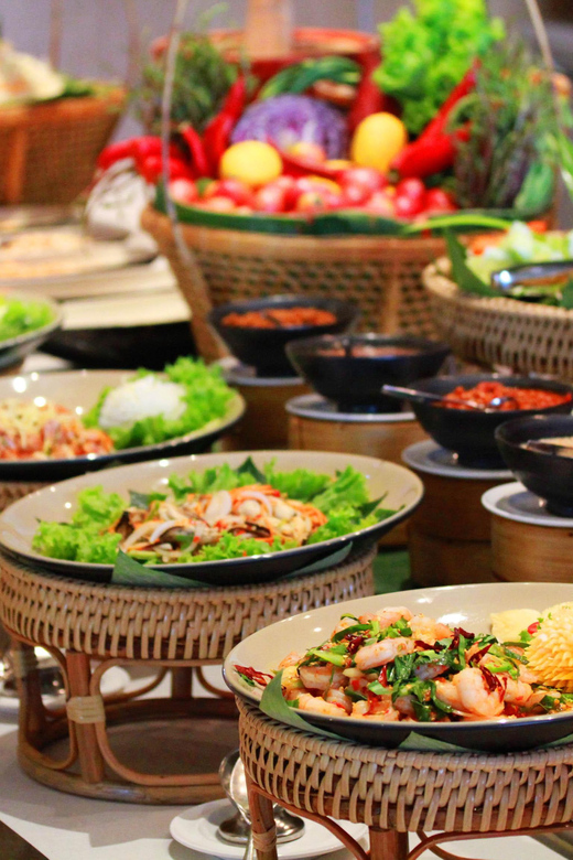 Buffet Dinner Apsara Show With Hotel Transfers
