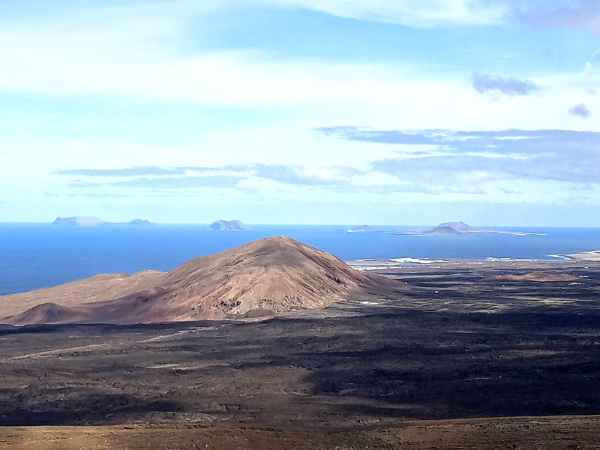 Caldera Blanca: Hiking Through the Wild Beauty of Lanzarote - Activity Overview