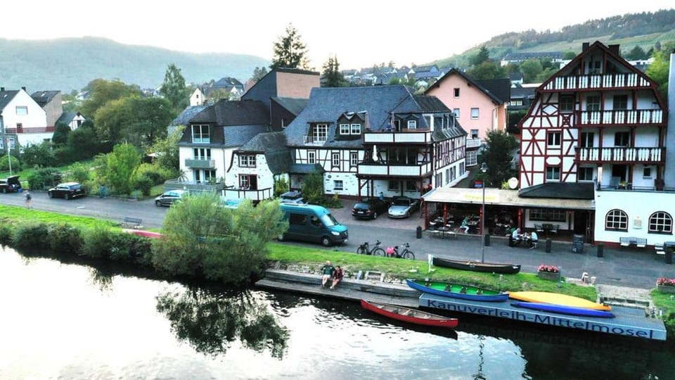 Canoe Rental Middle Moselle: 2-Hour Canoe Tour on the Moselle - Tour Overview