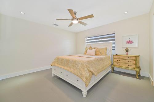 Cape Coral Home - Accommodation Features