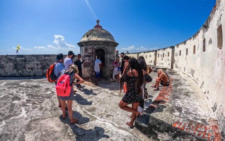 Cartagena: 5 Island Boat Tour With Night Bioluminescent Stop