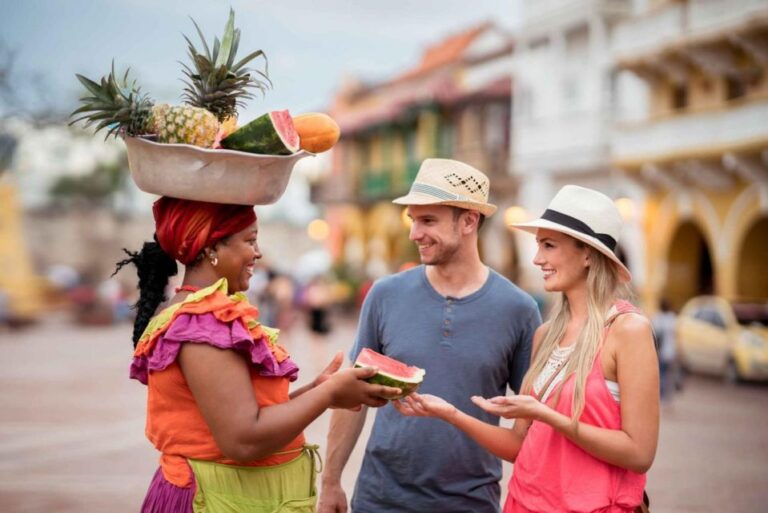 CARTAGENA: FULL CITY TOUR & LUNCH AT BOURDAIN FAVORITE SPOT