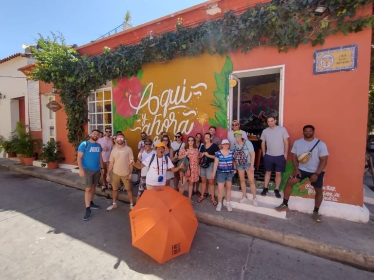 Cartagena: Historic Center and Getsemaní Shared Walking Tour