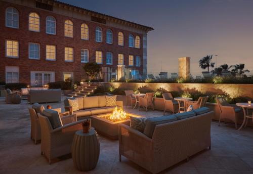 Casa Del Mar - Hotel Overview and Location